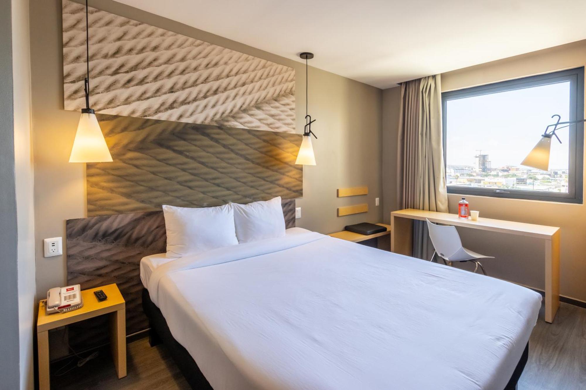 ibis Tijuana Exterior foto